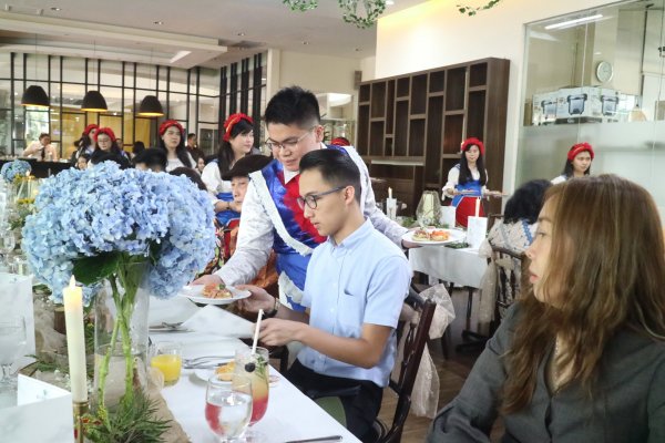 Fakultas Pariwisata UPH Gelar Gala Lunch untuk Tingkatkan Pengalaman Manajerial F&B